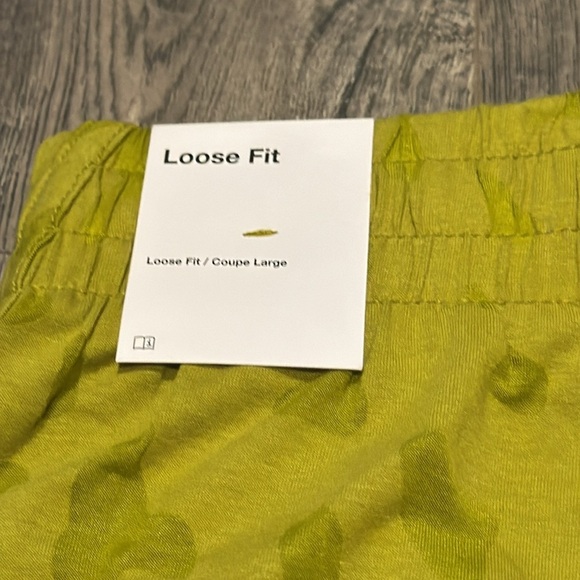 Nike Girls Green Large Loose Fit Shorts New With Tags - Picture 6 of 6